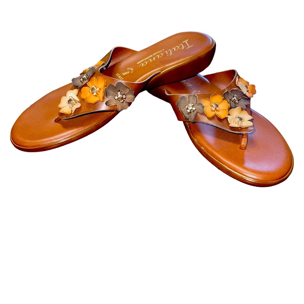 Women’s Italiana Sandals Embellished With Flowers NWOT Size 9 1/2